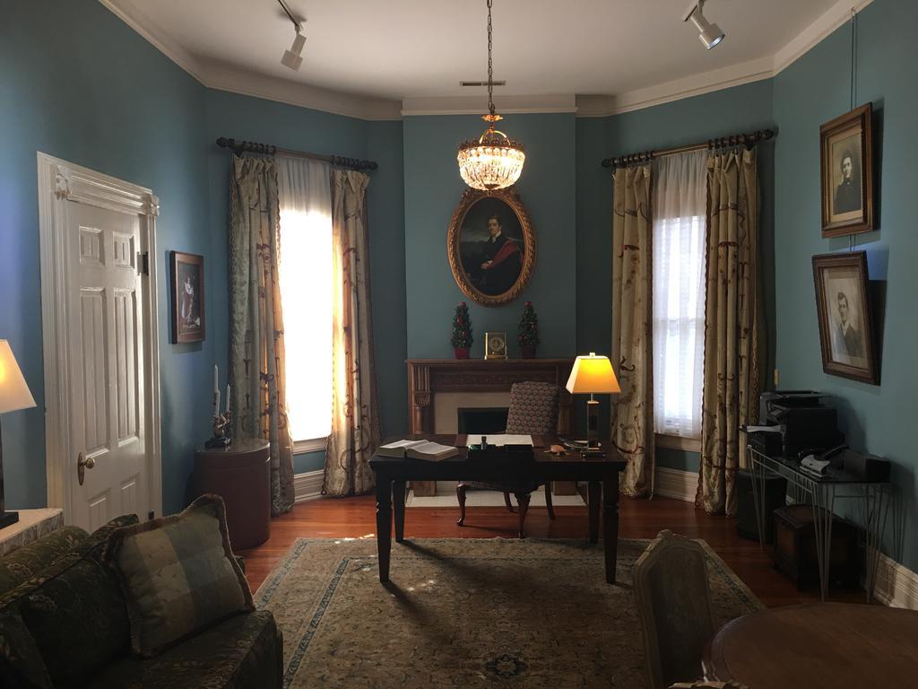 Bed and Breakfast Burke Mansion Мейкон Экстерьер фото